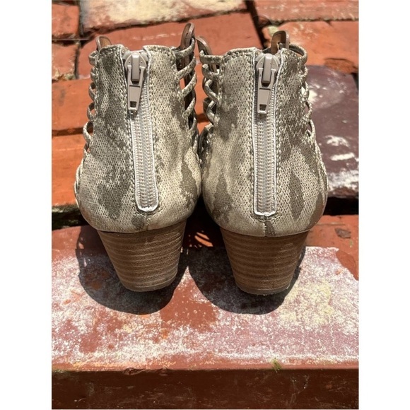 Report women’s snakeskin print shoes size 7 - Picture 6 of 9